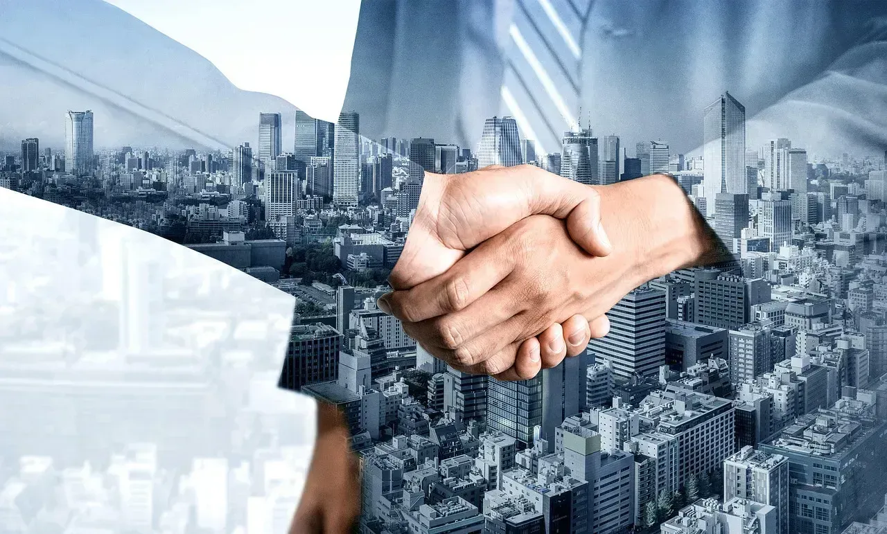 4. The AOL and Time Warner Merger - A $165 Billion Delusion (Image Credits: Pixabay)