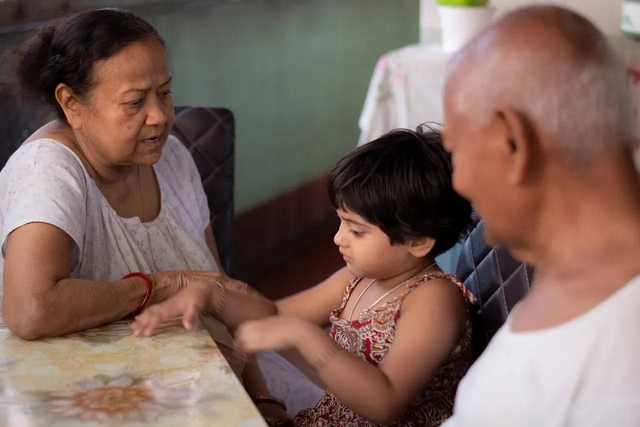 3. “Family takes care of each other” – Quiet Rules That Shape How You Love (Image Credits: Pixabay)