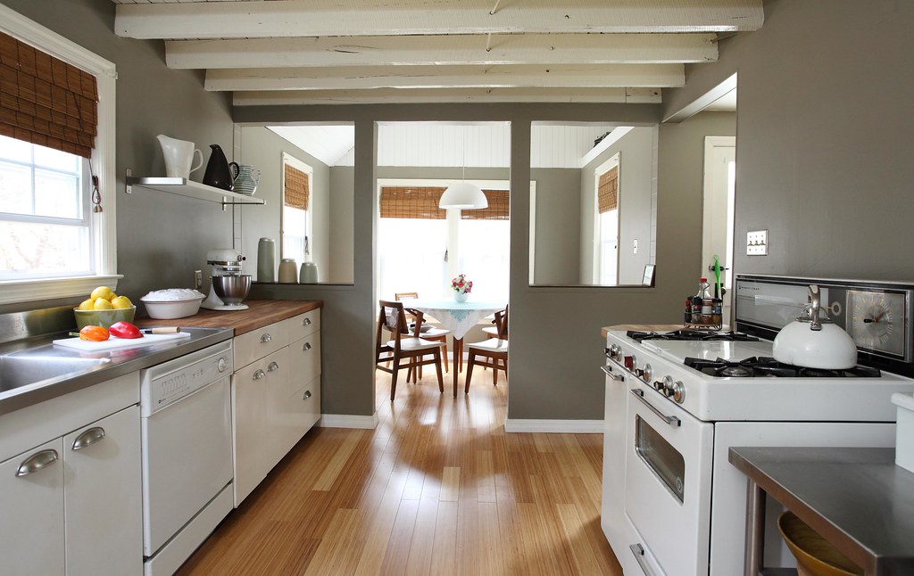 Synthetic Materials Like Corian: Budget Options That Look Budget (image credits: flickr)