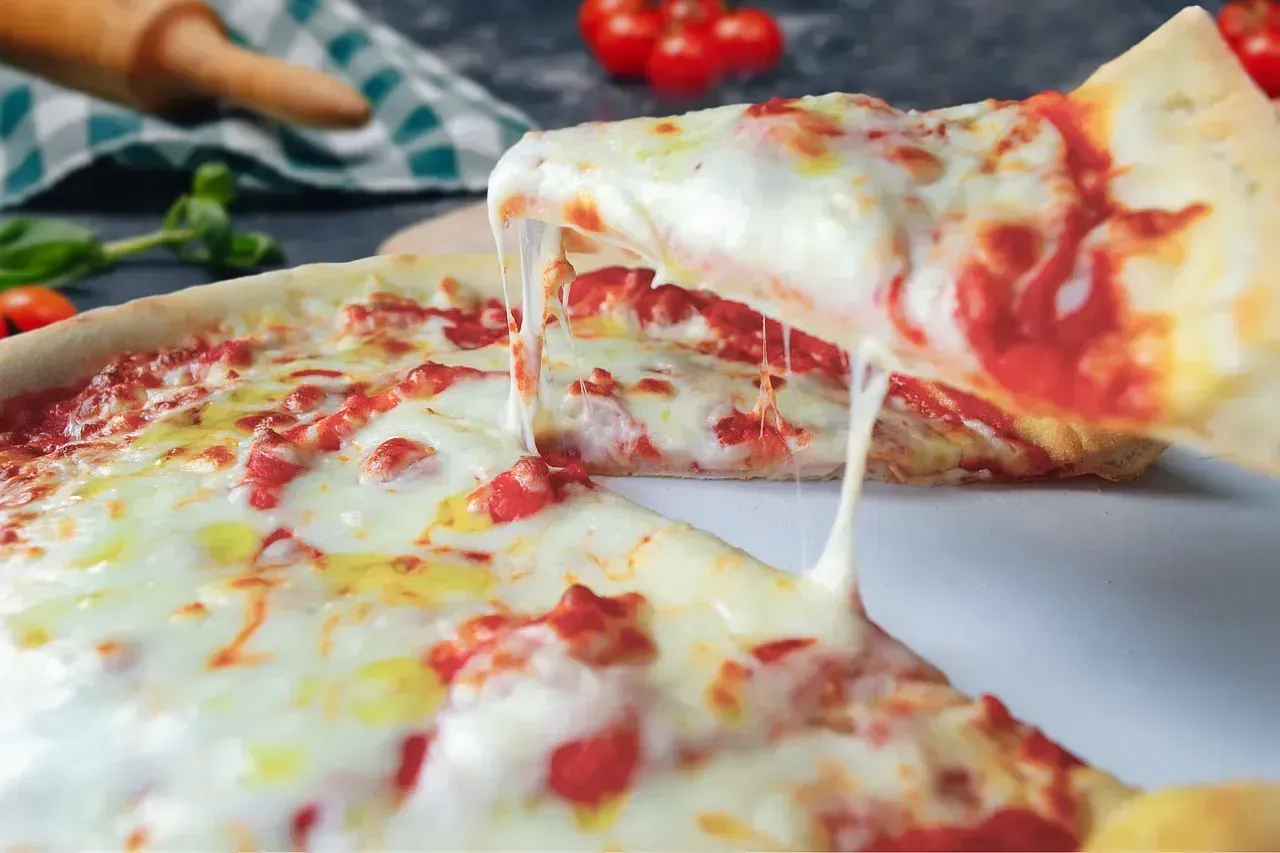5. California Pizza Kitchen Margherita - Thin Crust Struggles (Image Credits: Pixabay)