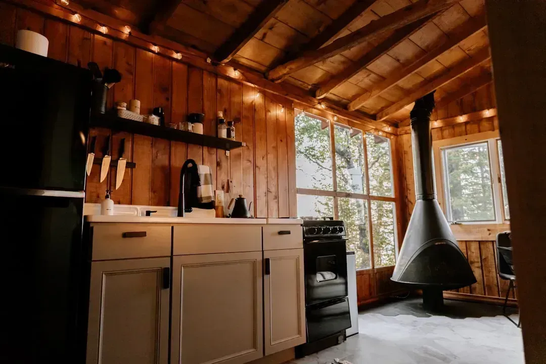 Stark White Kitchens (Image Credits: Unsplash)