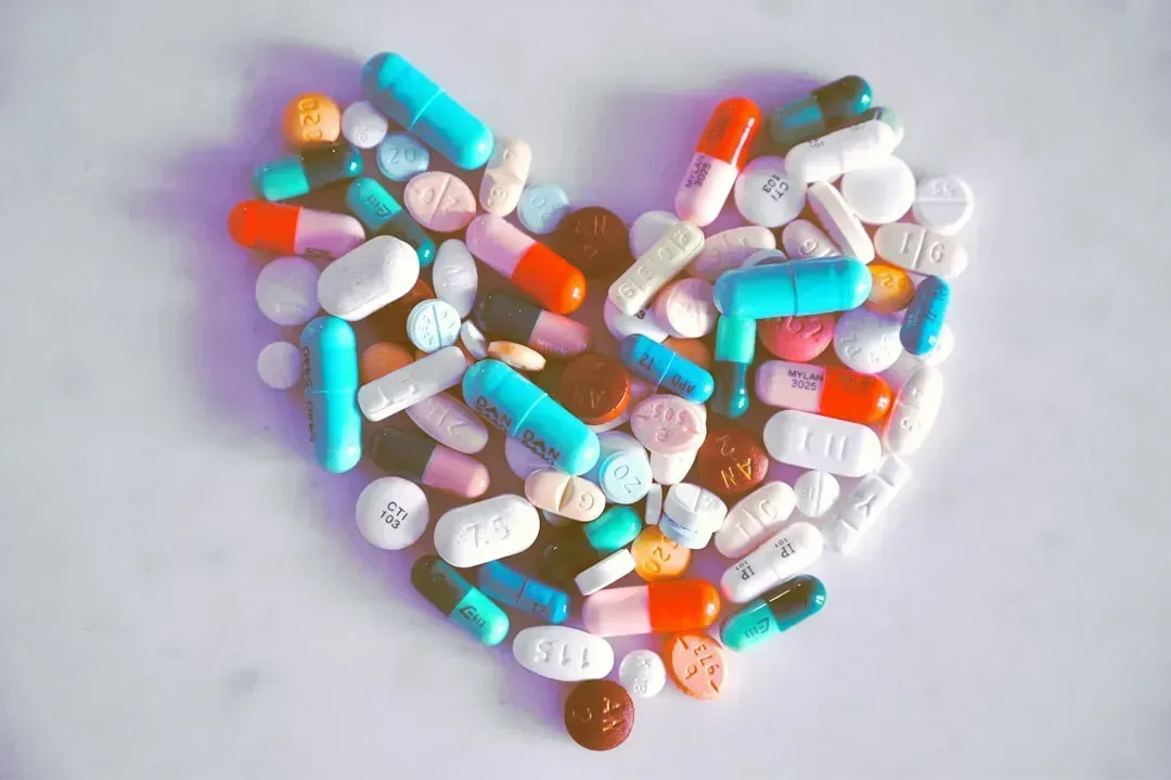 NSAIDs: The Everyday Painkillers With Hidden Heart Risks (Image Credits: Unsplash)
