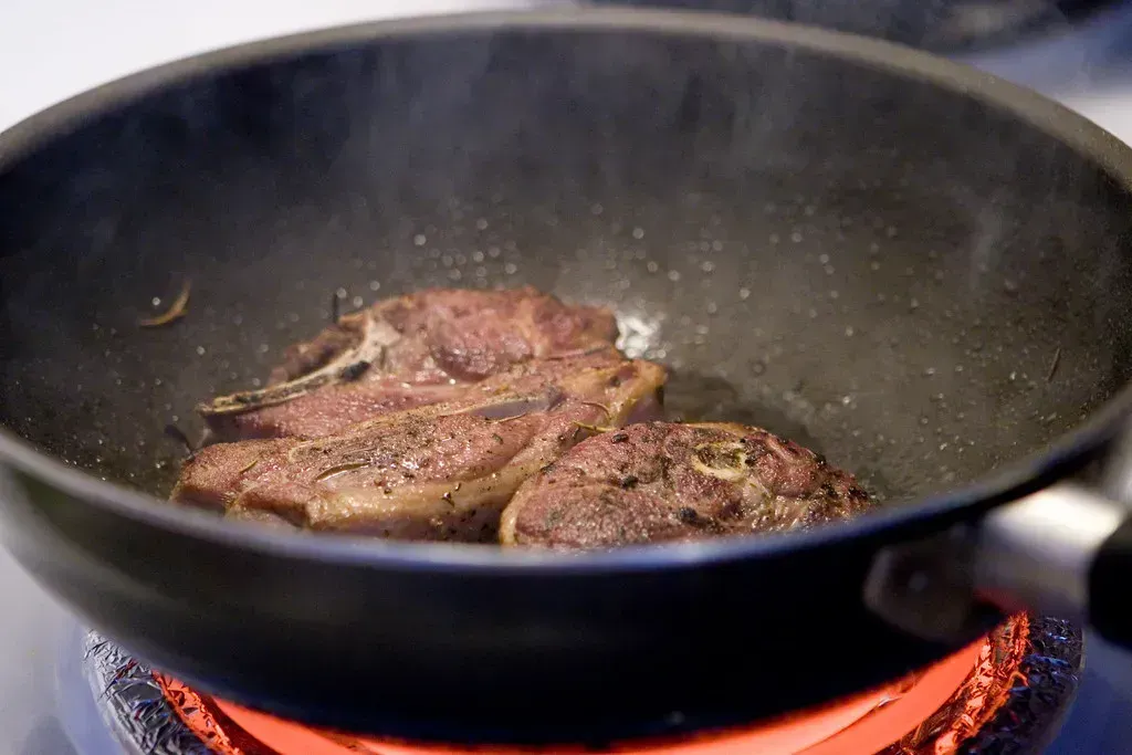 Bonus Mistake: Skipping the Sear Before You Slow Cook (lmnop88a, Flickr, CC BY 2.0)