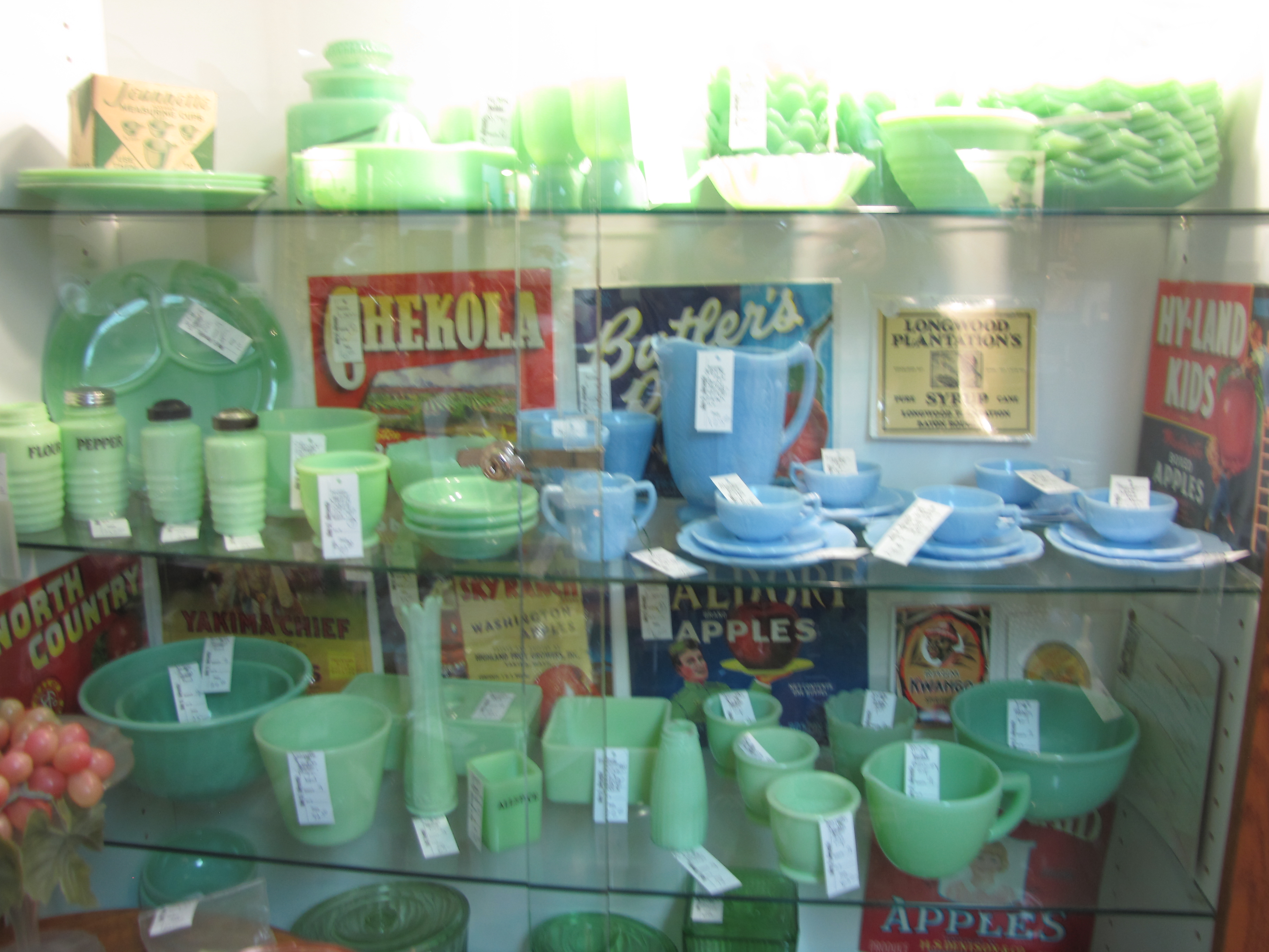 Fire King Jadeite Dishes Command Top Dollar (Image Credits: Wikimedia)