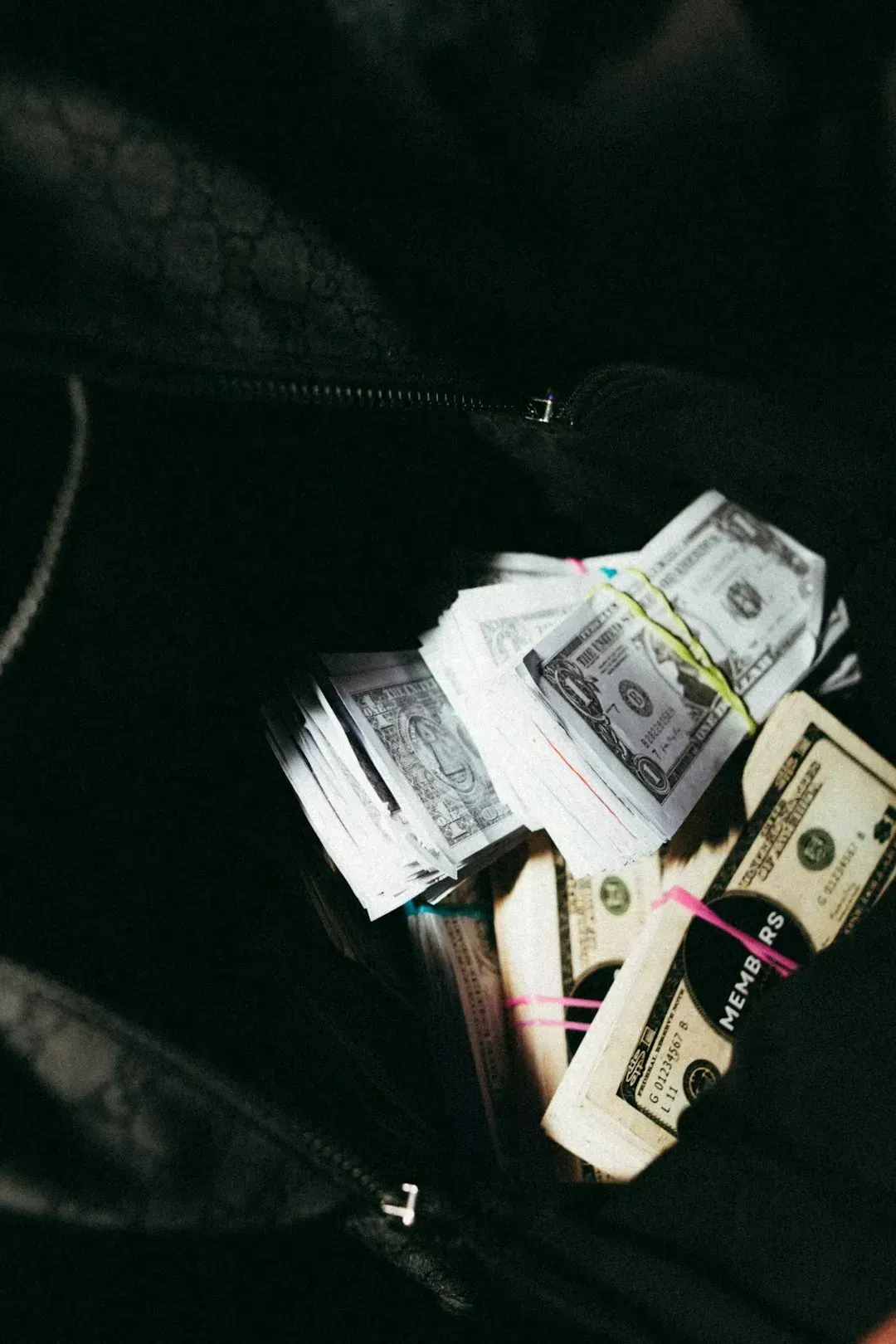 Millions of Forgotten Accounts Hold Trillions in Assets (Image Credits: Unsplash)