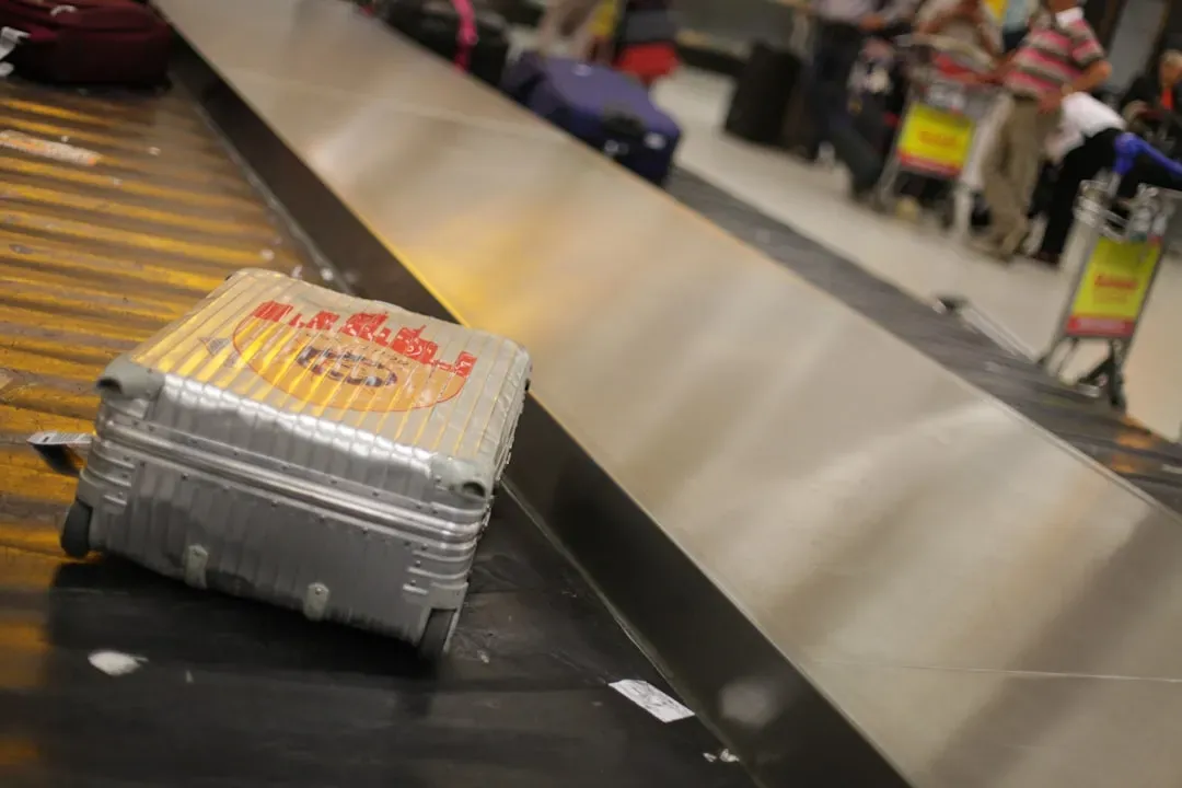 Luggage Tag Data Theft: Why You Should Never Toss That Sticker (Image Credits: Unsplash)