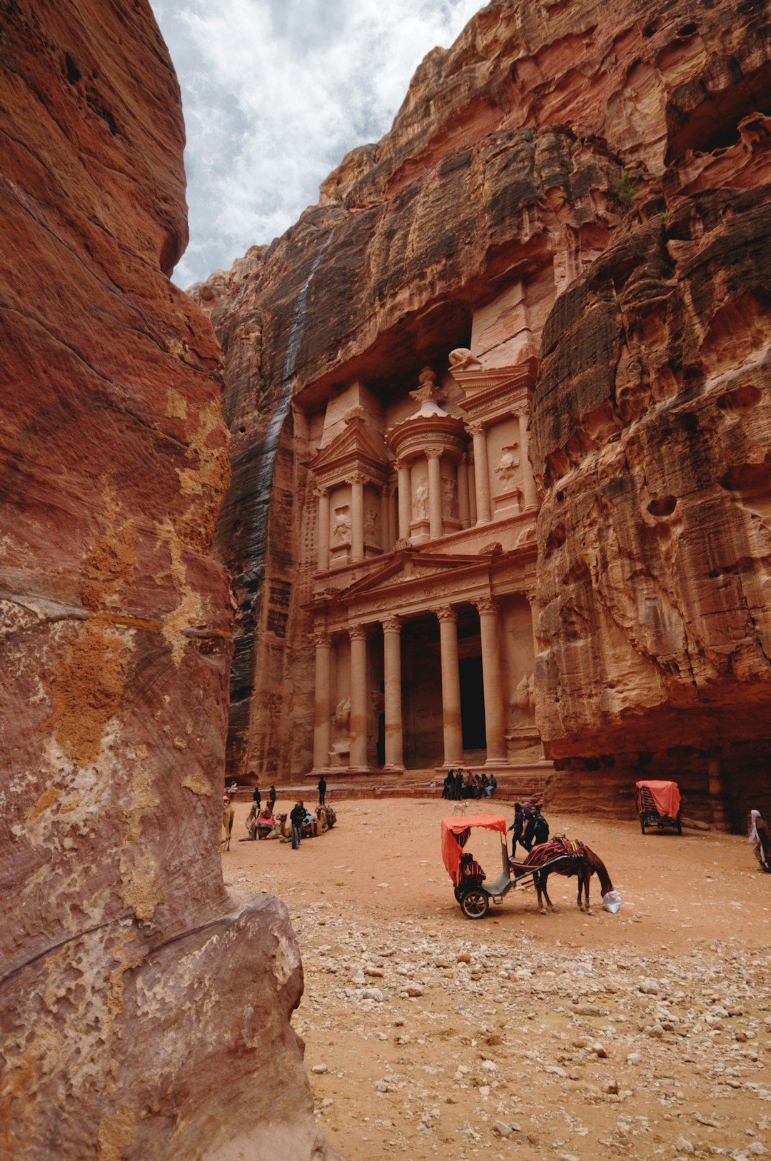 Petra's Treasury Reveals Its Legendary Burial Secrets (Image Credits: Unsplash)