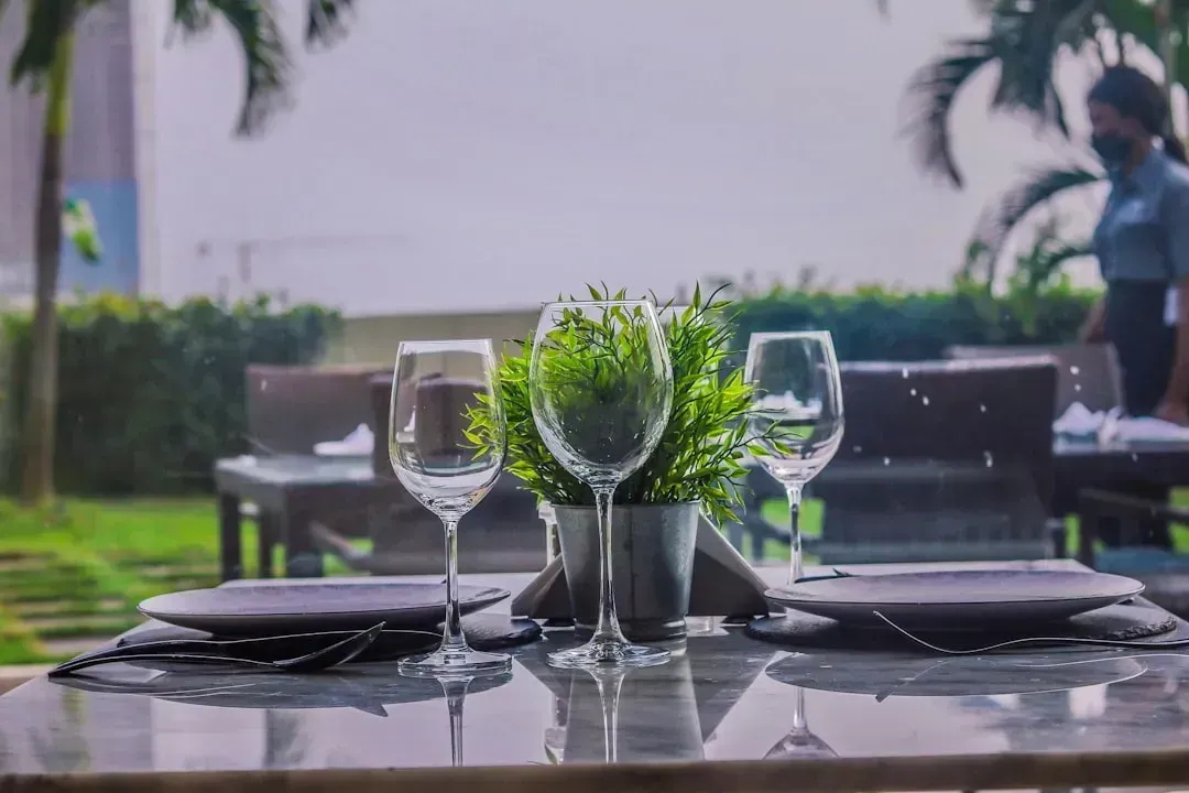 Endless Refills Only Work If Everyone Orders Entrees (Image Credits: Unsplash)