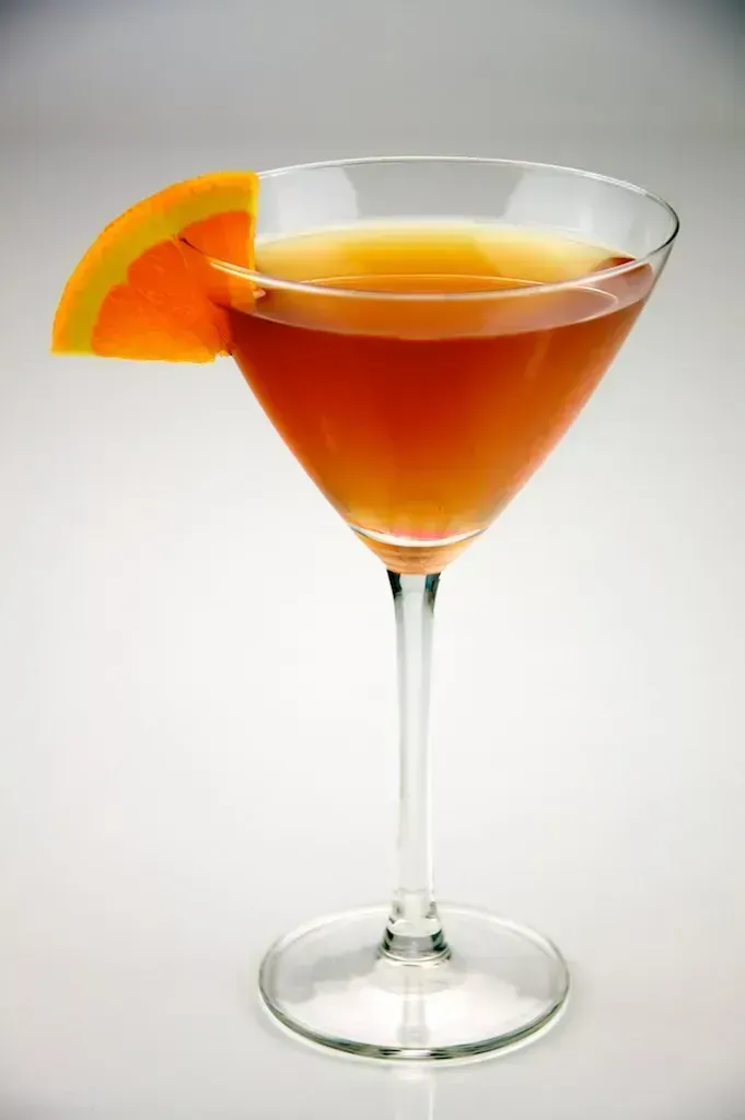 The Classic Martini Signals Sophistication and Control (Image Credits: Flickr)