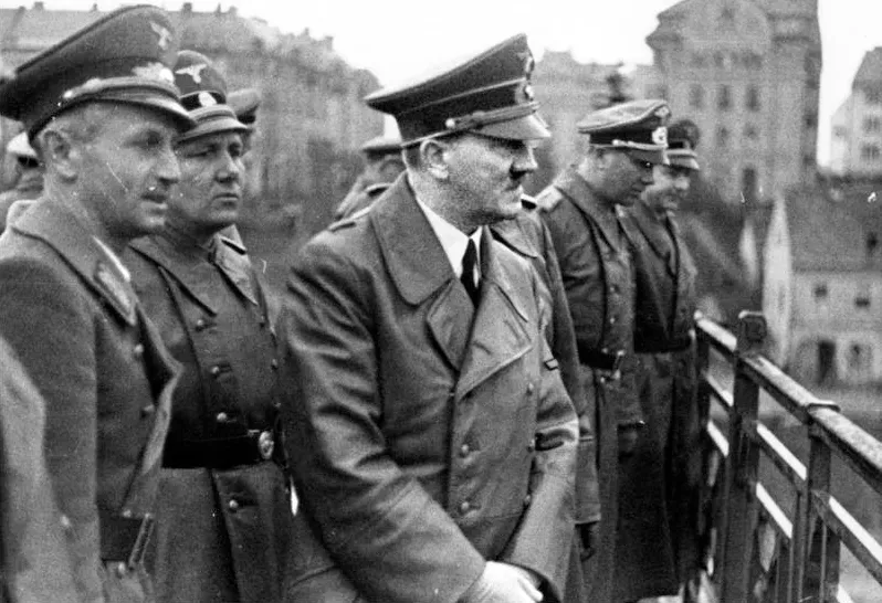 Adolf Hitler's Fear of Dentists (Image Credits: Wikimedia)