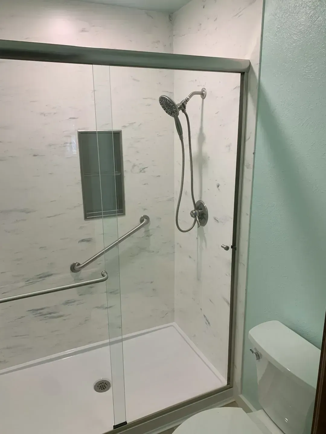 Bathtubs in Secondary Bathrooms (Image Credits: Unsplash)