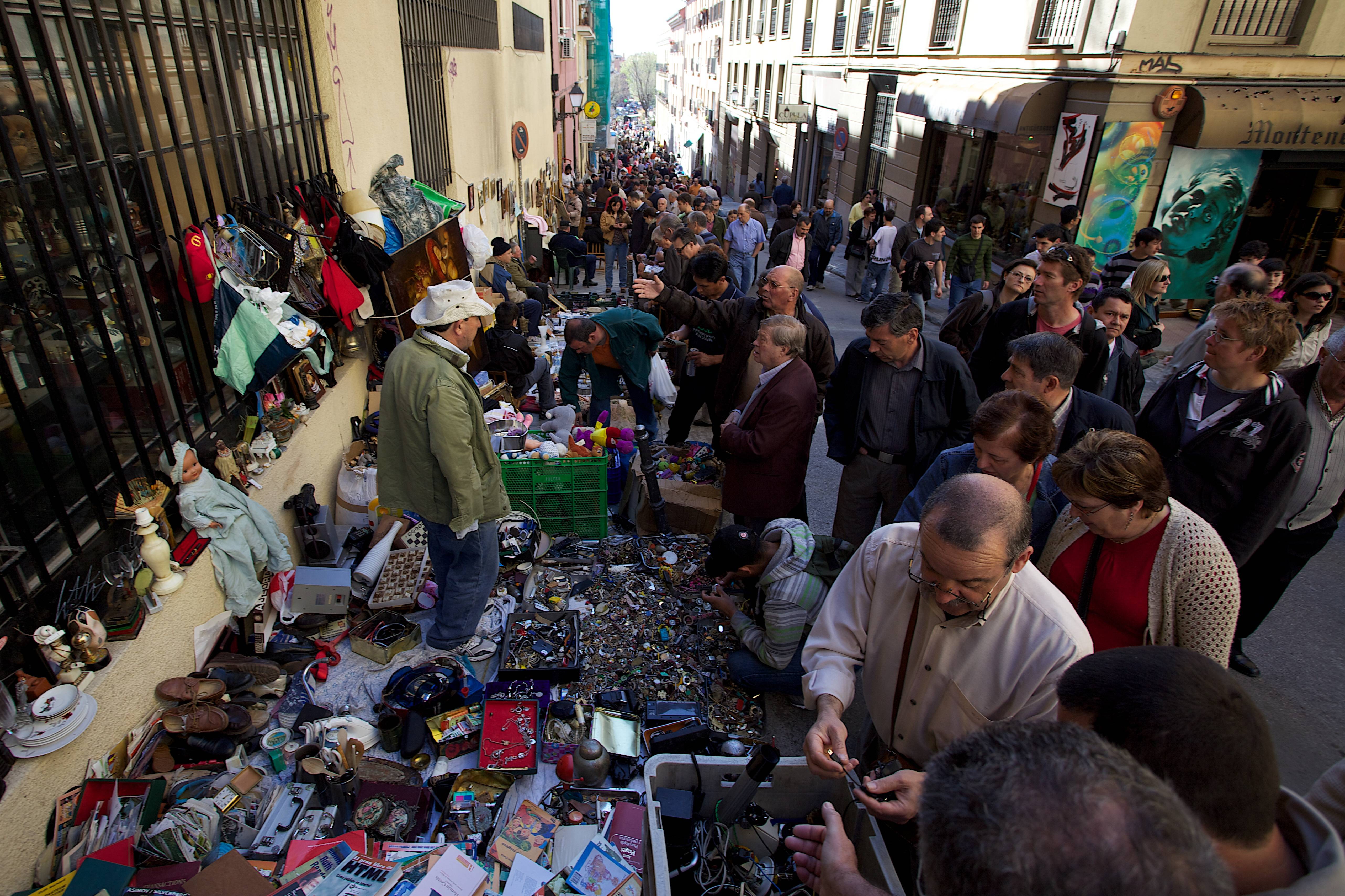 El Rastro Madrid - Spain's 600-Year Sunday Tradition (image credits: wikimedia)