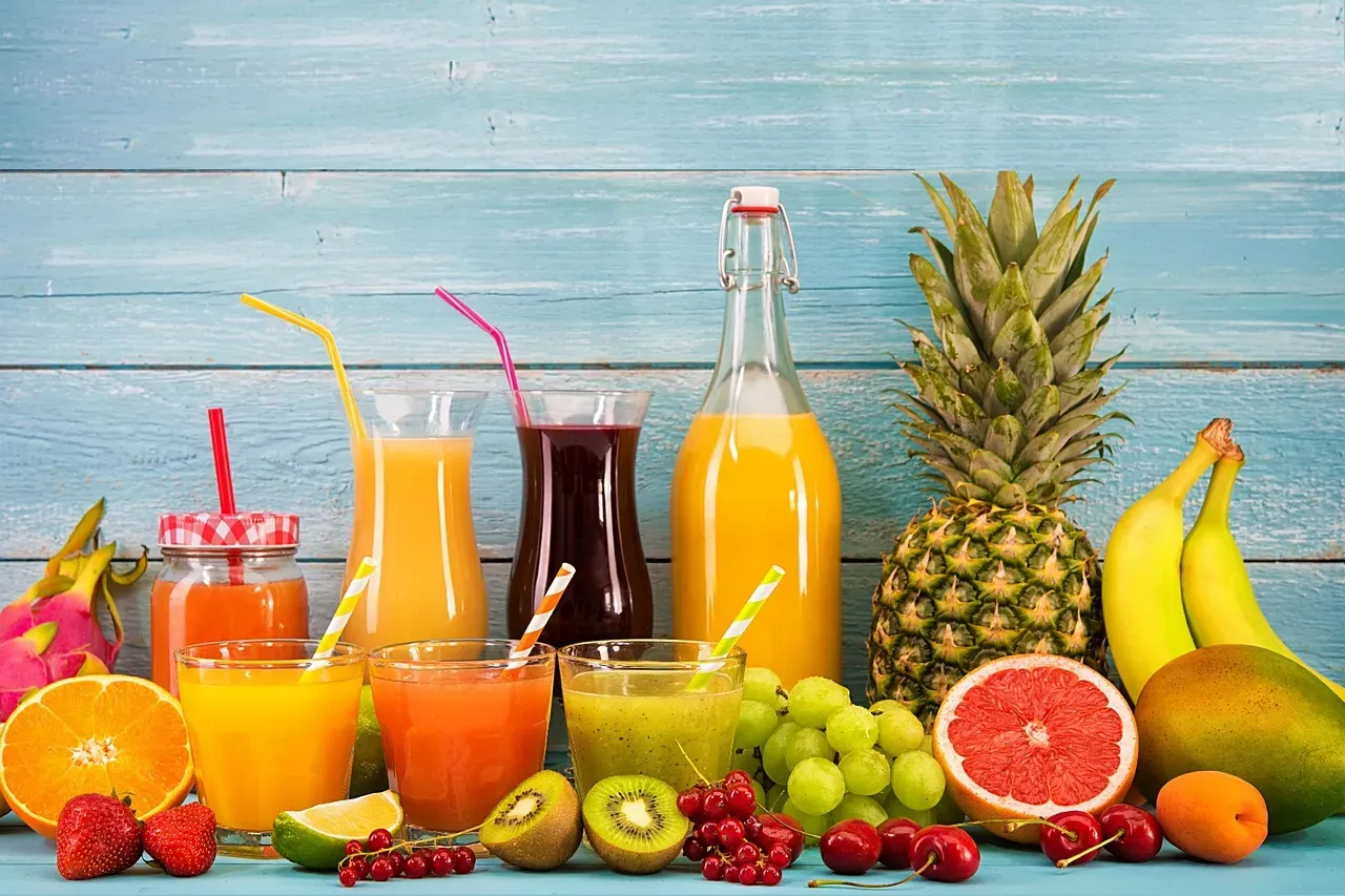 9. Bottled Smoothies and Pre-Made Juice Drinks (Image Credits: Pixabay)