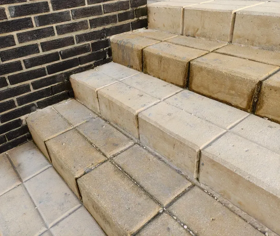 Sign #2: Stair-Step Cracks in Brick or Masonry (Image Credits: Unsplash)