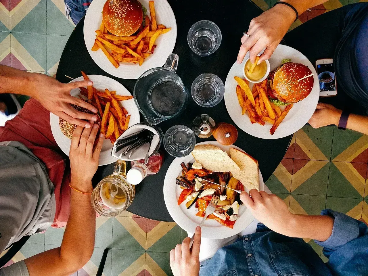 3. "They're Sharing a Plate" (Image Credits: Pixabay)