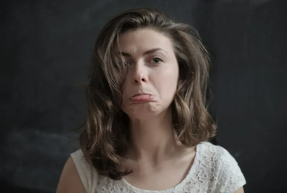 8. Using Filler Words Excessively (Image Credits: Pexels)