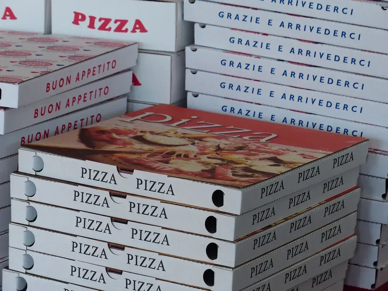 Greasy Pizza Boxes (Image Credits: Pixabay)