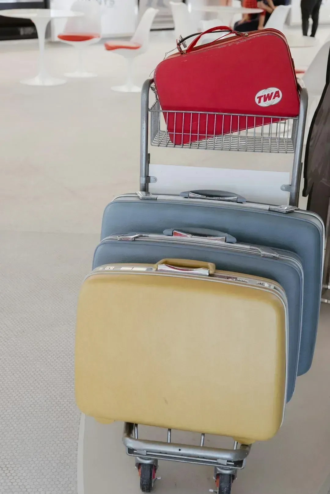 John F. Kennedy International: New York's Baggage Nightmare (Image Credits: Unsplash)
