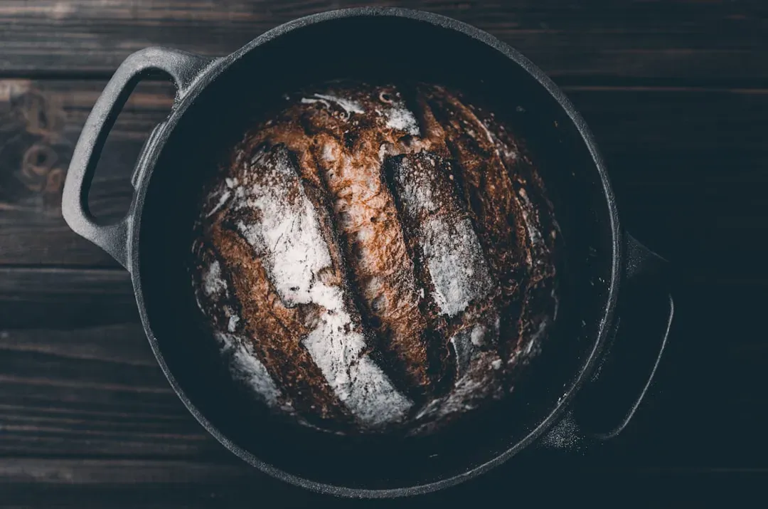 No knead crusty white bread (Image Credits: Unsplash)