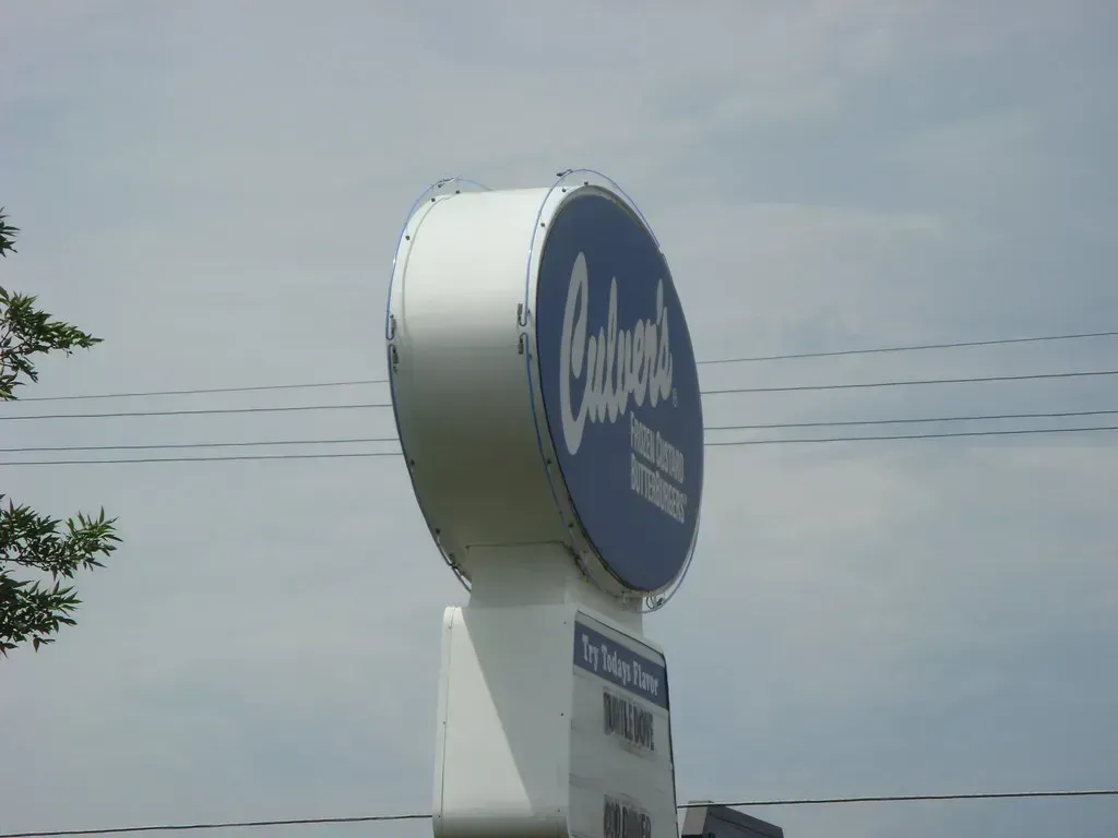 5. Culver's: Fresh Beef, Real Custard, and 80 Flavors You Won't Forget (Image Credits: Flickr)