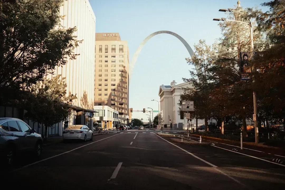 1. St. Louis, Missouri - America's Fastest-Shrinking Major City (Image Credits: Unsplash)