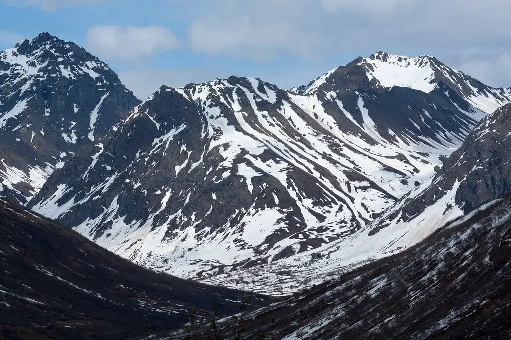 #5 - Alaska: Stunning Scenery, Brutal Reality (Image Credits: Flickr)