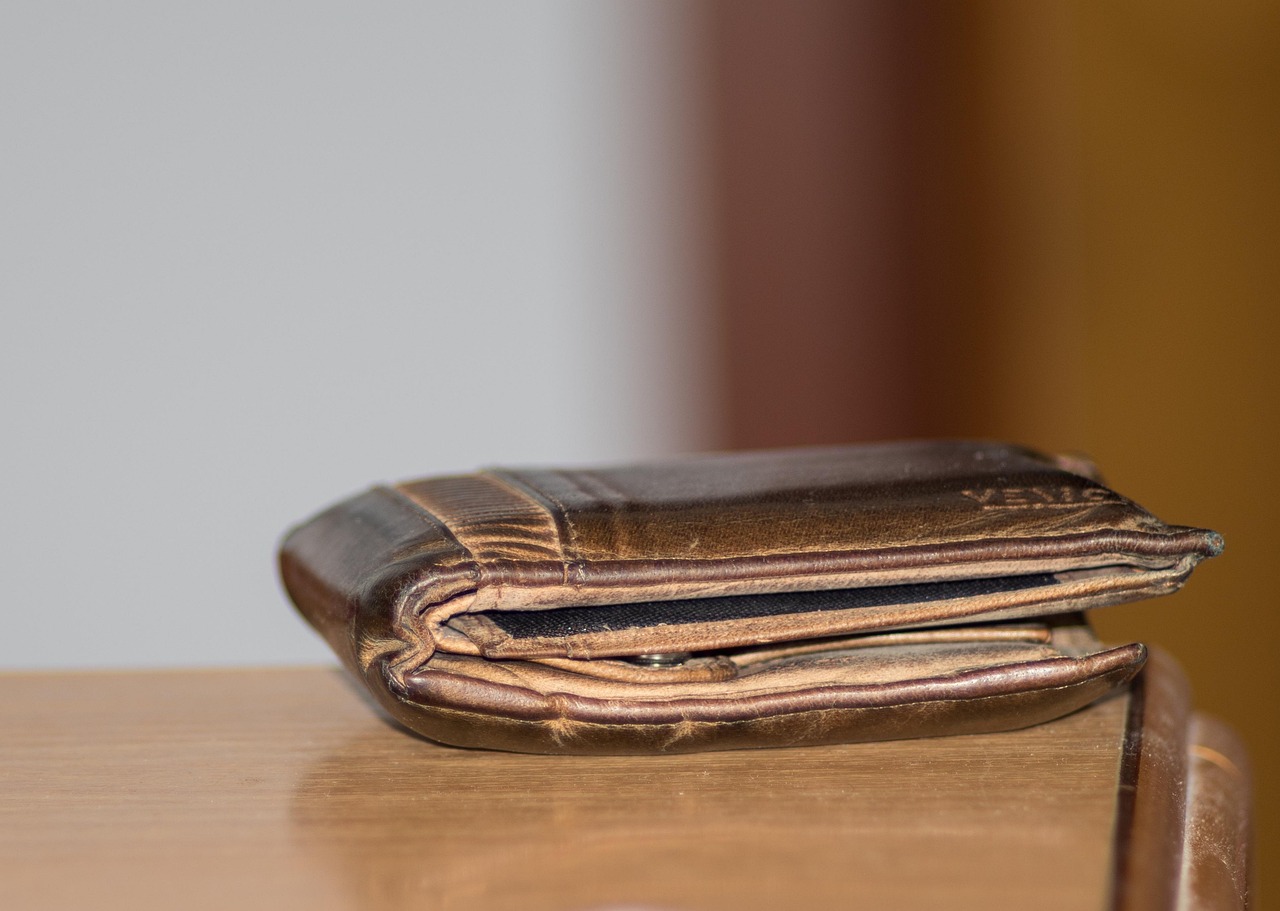 Officials Confirm Workers Will Miss Pay (Image Credits: Pixabay)