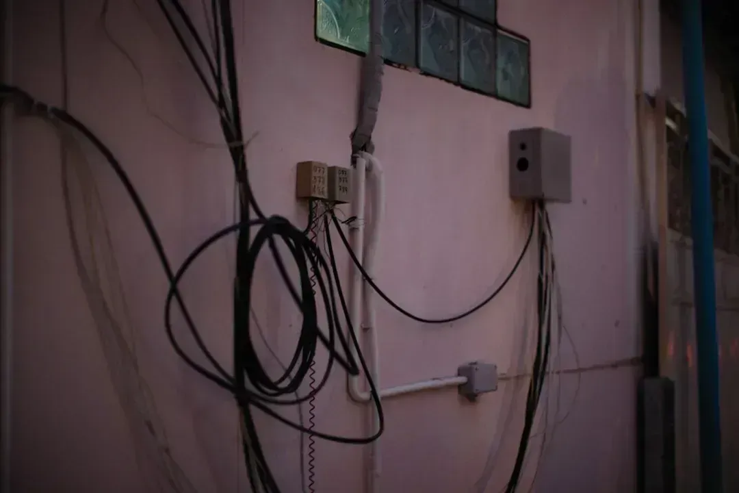 Installing Ungrounded Three-Prong Outlets (Image Credits: Unsplash)