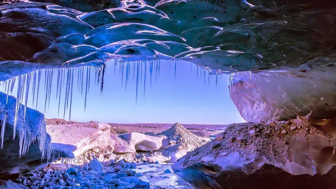 Iceland's Ice Caves and Glaciers (Image Credits: Unsplash)