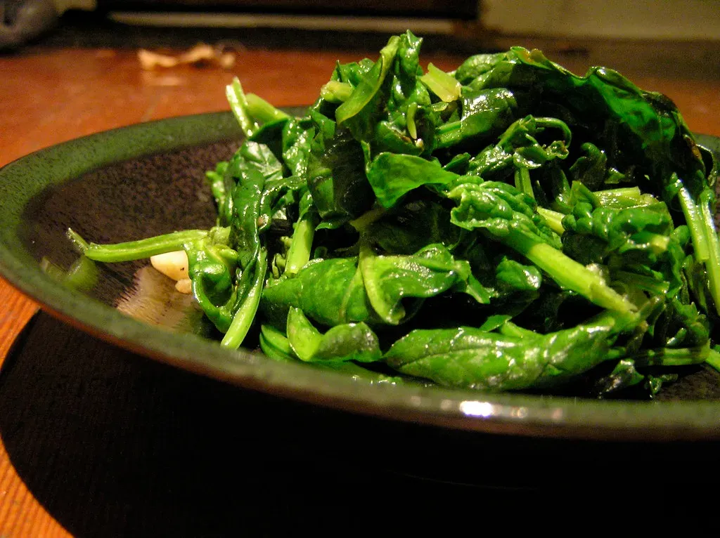 Cooked Spinach: The Underrated Leafy Green That Earns Its Place (Laurel Fan, Flickr, CC BY-SA 2.0)