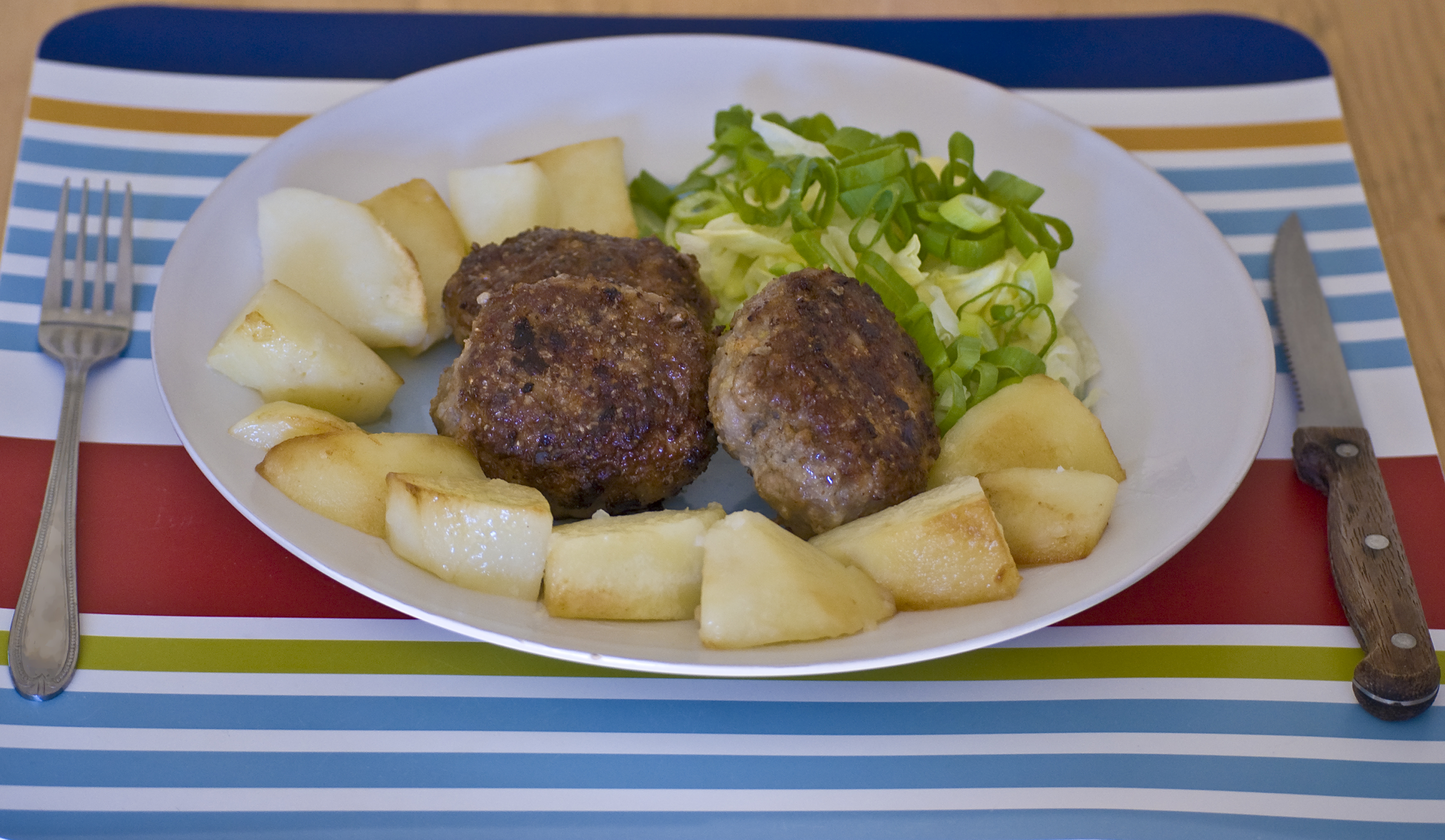 Turkey Meatballs in Skillet (Image Credits: Wikimedia)