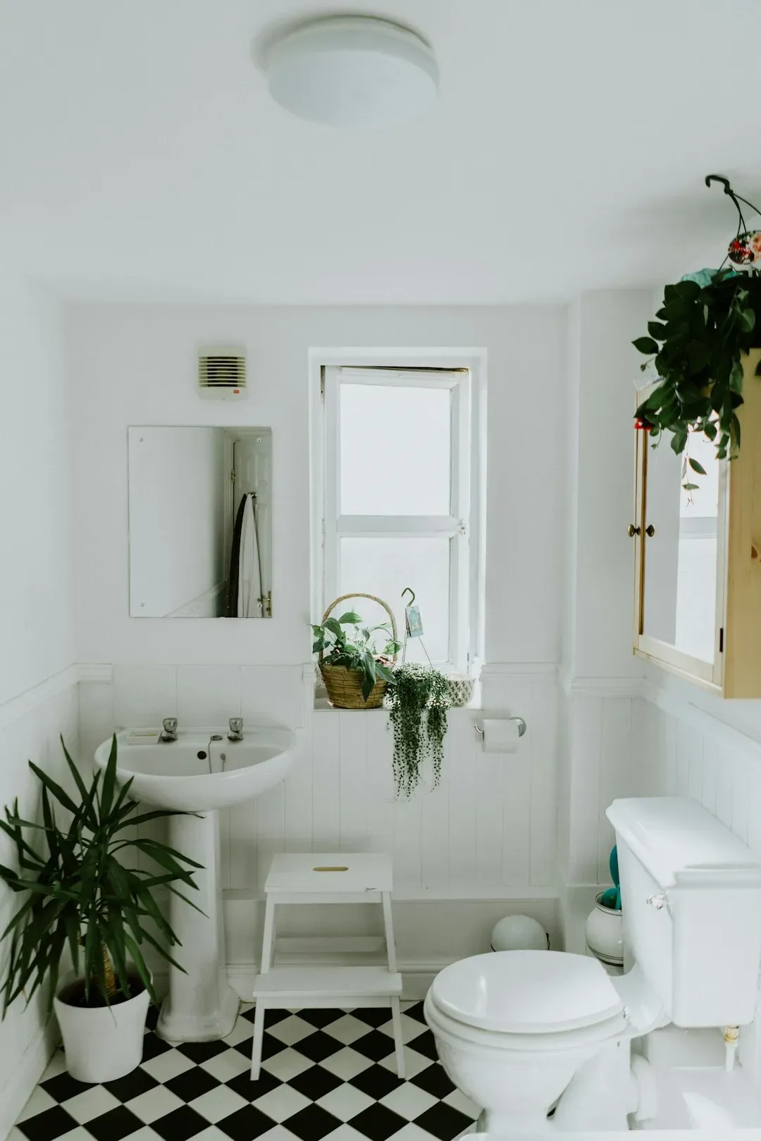 The State of Your Bathroom Speaks Volumes (Image Credits: Unsplash)