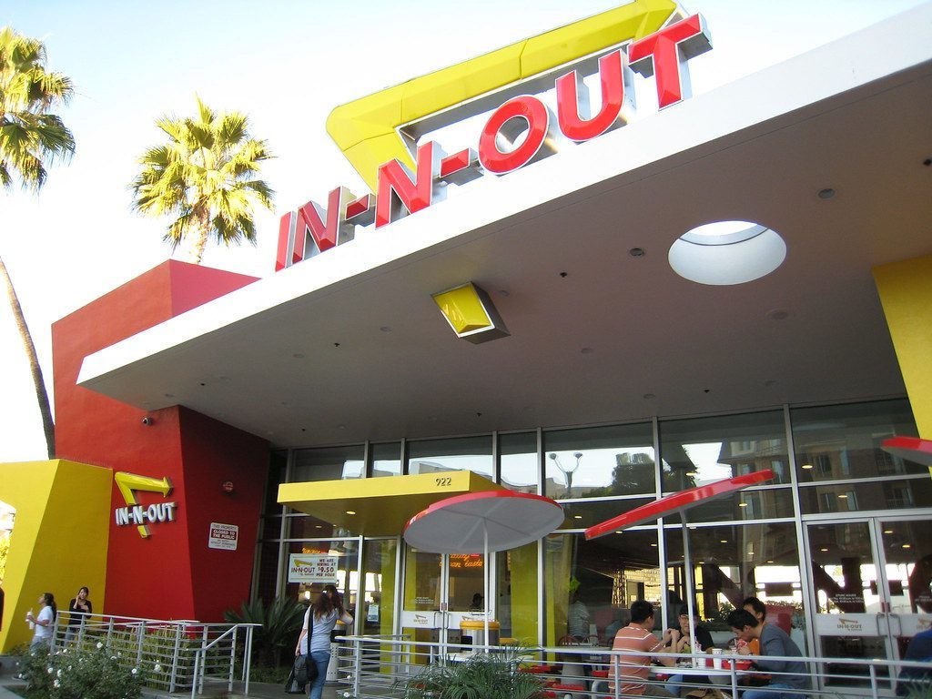 4. In-N-Out Double-Double Slips But Stays Iconic (Image Credits: Flickr)