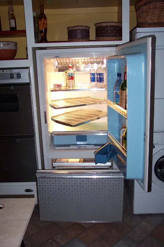 Vintage Refrigerators from the 1940s-1950s (Image Credits: Flickr)
