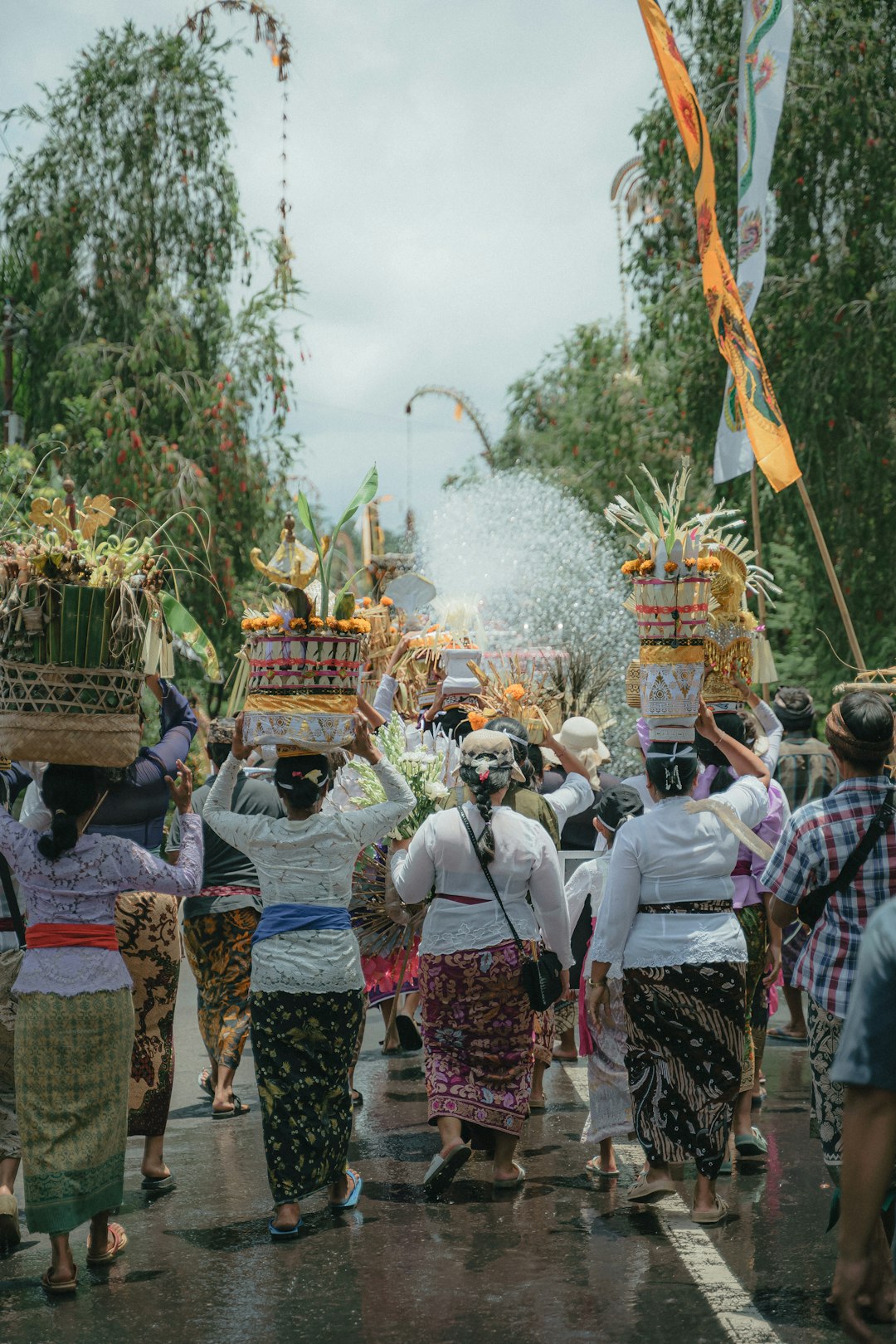 Songkran - Thailand's Water Revolution (image credits: unsplash)
