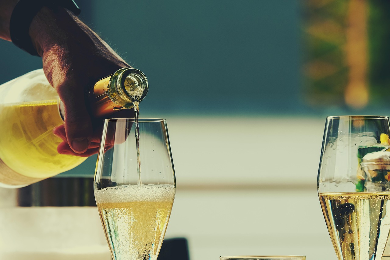 Beverages Pour Out Less Per Container (Image Credits: Pixabay)