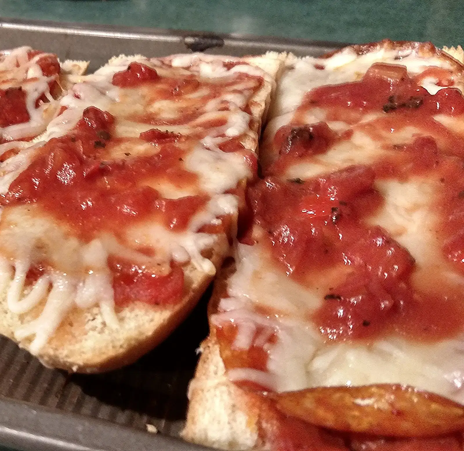 French Bread Pizza (Image Credits: Wikimedia)