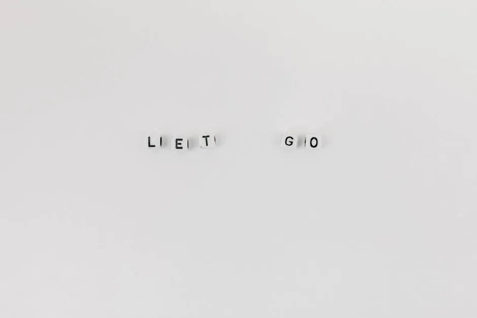What am I holding onto that I should let go of? (Image Credits: Pexels)