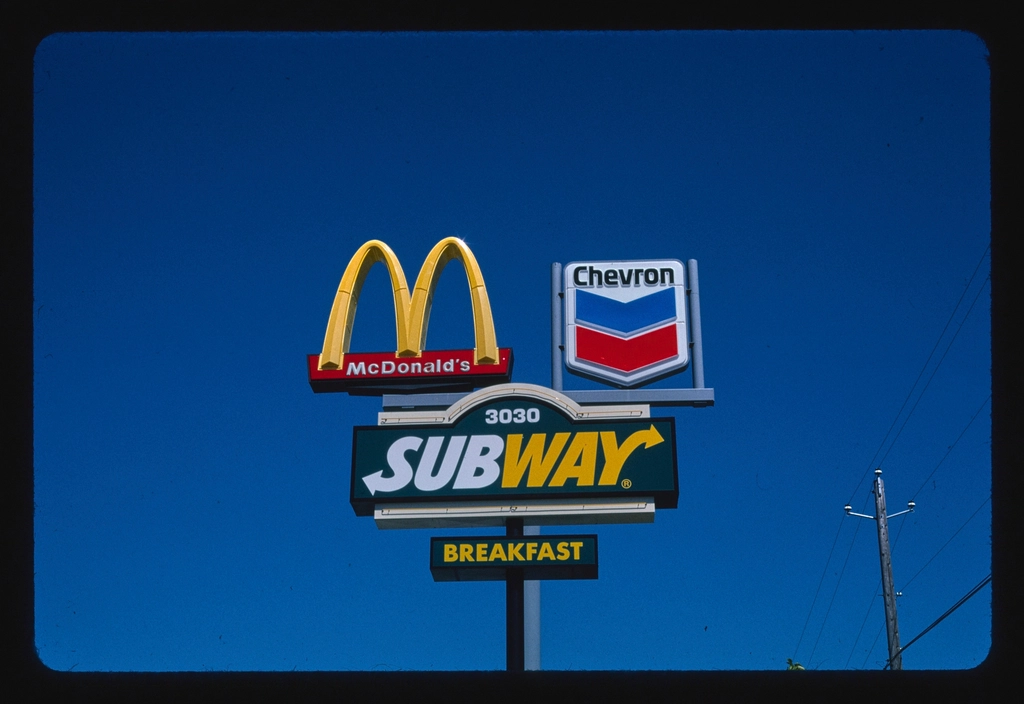 Mixed Reactions From Customers Online (Image Credits: Rawpixel)
