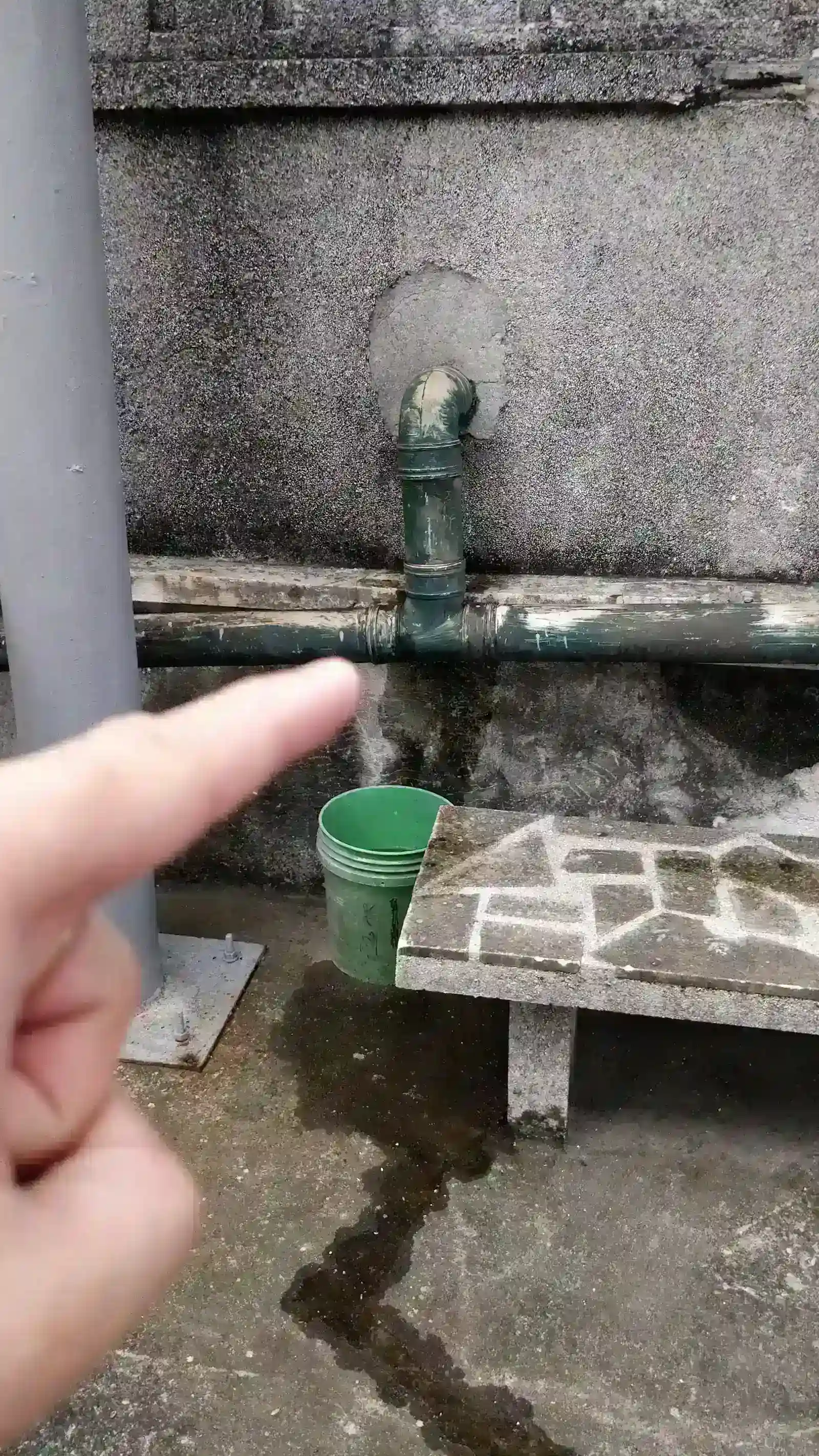 Plumbing Leaks and Corroded Pipes (Image Credits: Wikimedia)