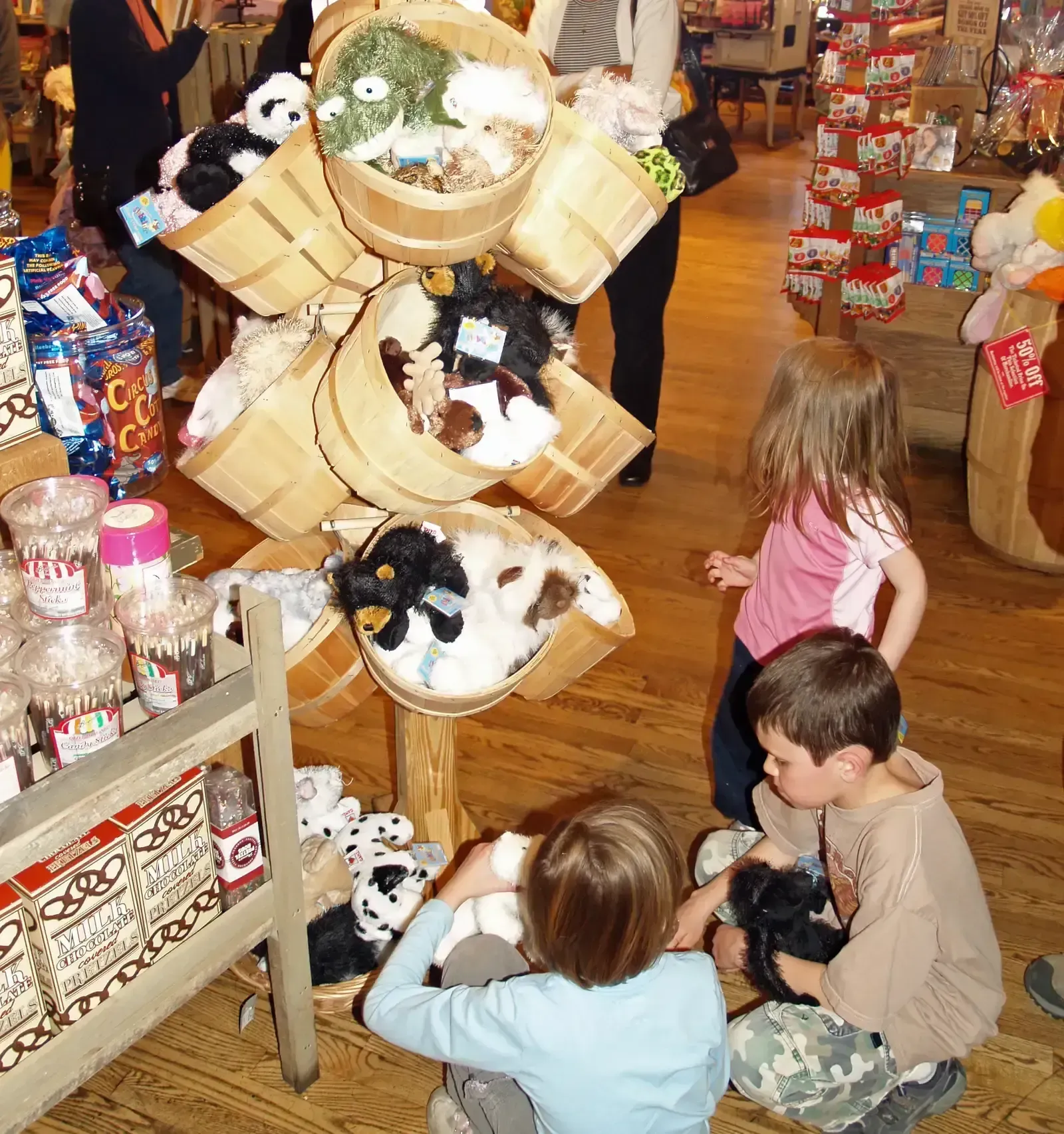 Falling for Impulse Purchases That Sabotage Your Budget (Image Credits: Wikimedia)