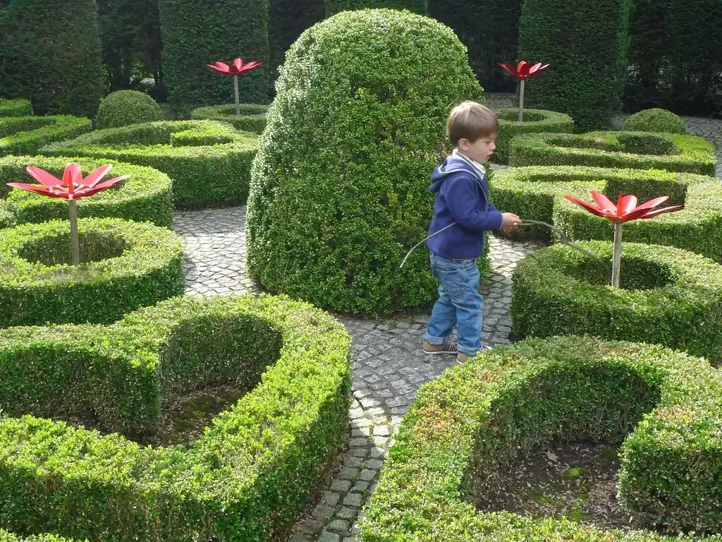 5. Installing Overly Elaborate Landscaping (chad_k, Flickr, CC BY 2.0)