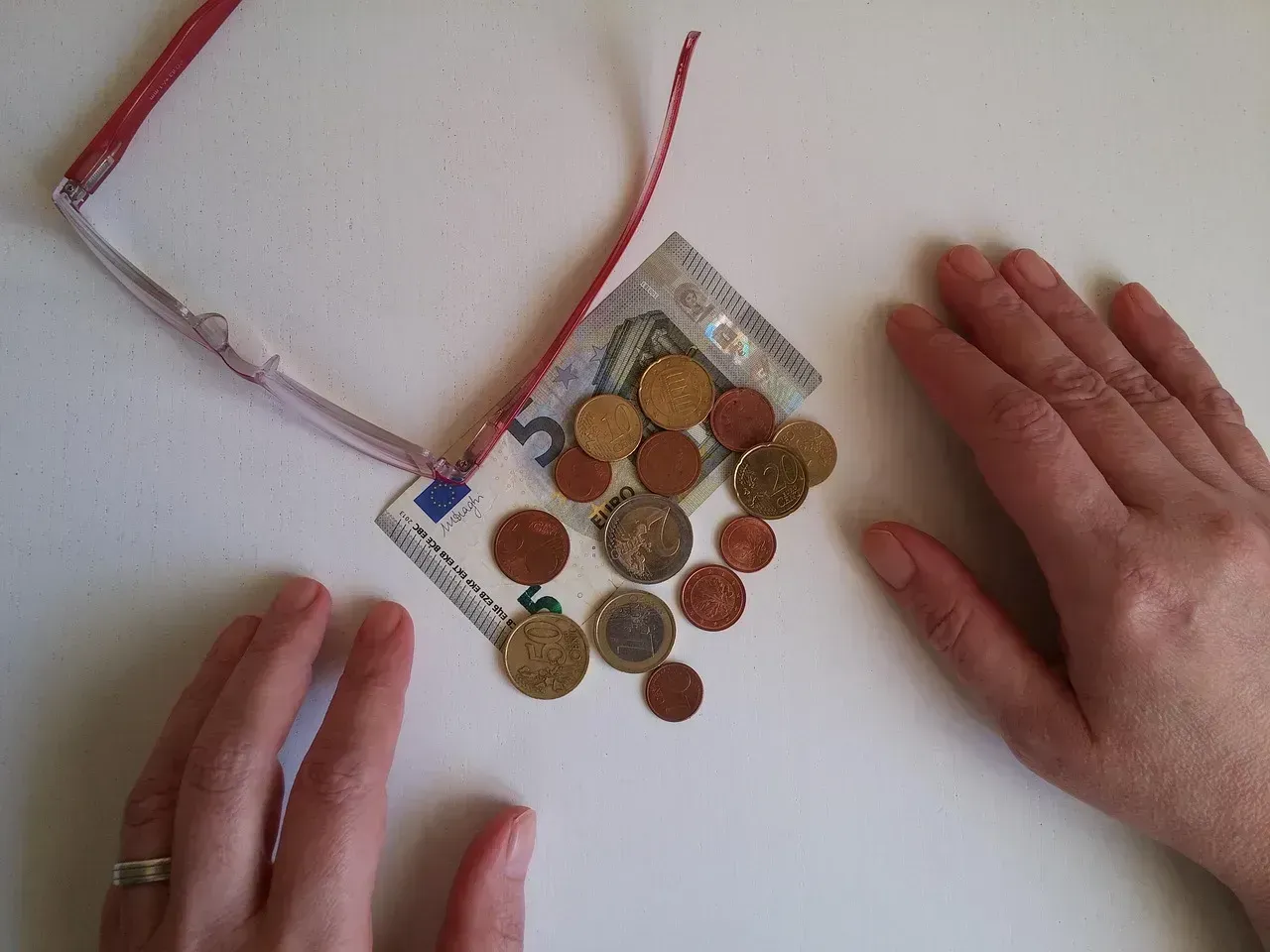 Universal Basic Income Emerges as a Solution (Image Credits: Pixabay)