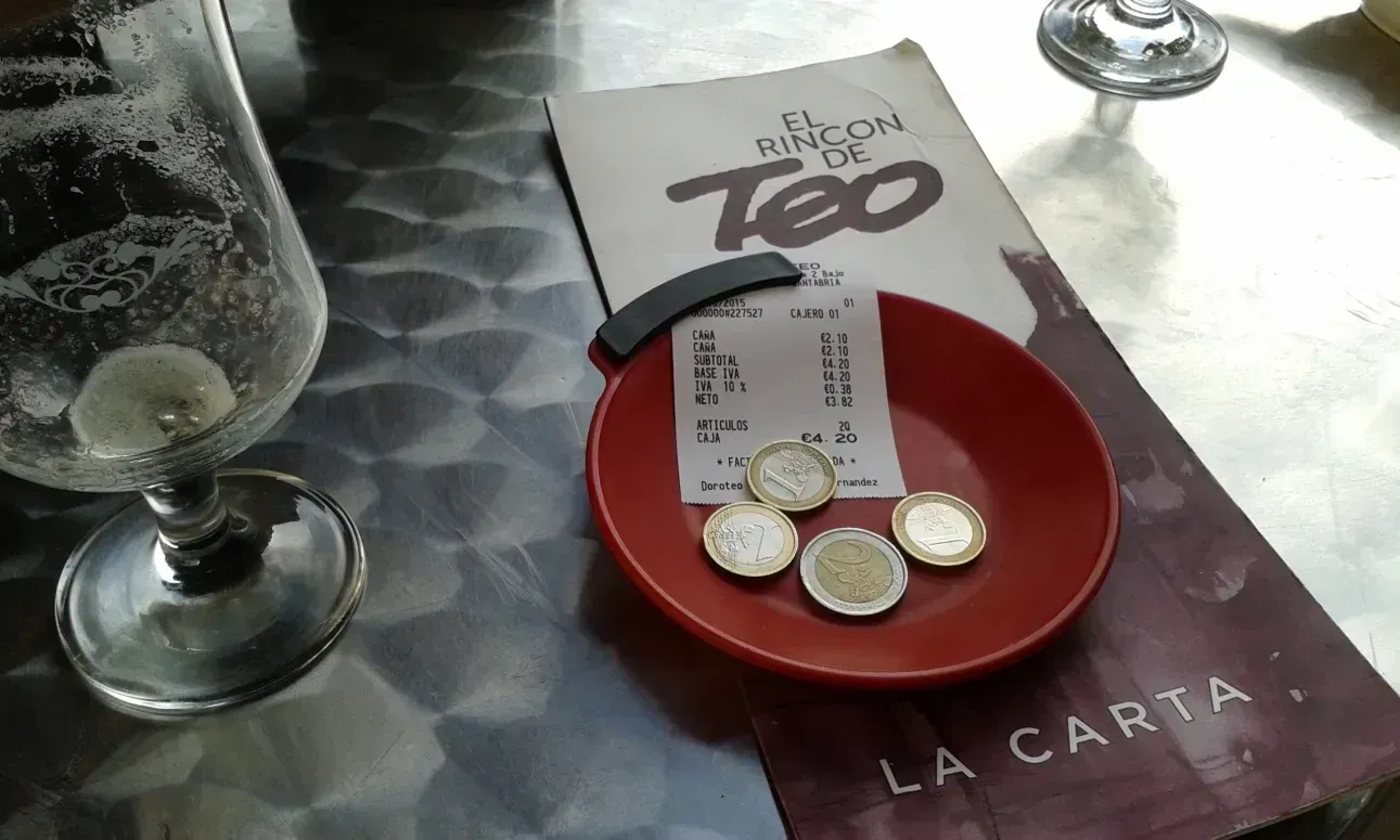 The Double-Dip Gratuity Trap (Image Credits: Wikimedia)