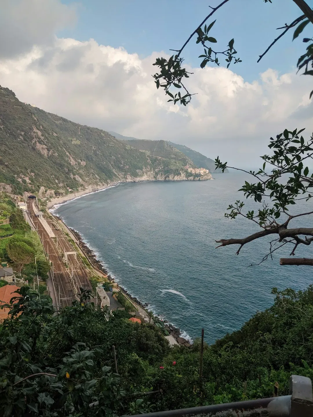 Cinque Terre, Italy (Image Credits: Unsplash)