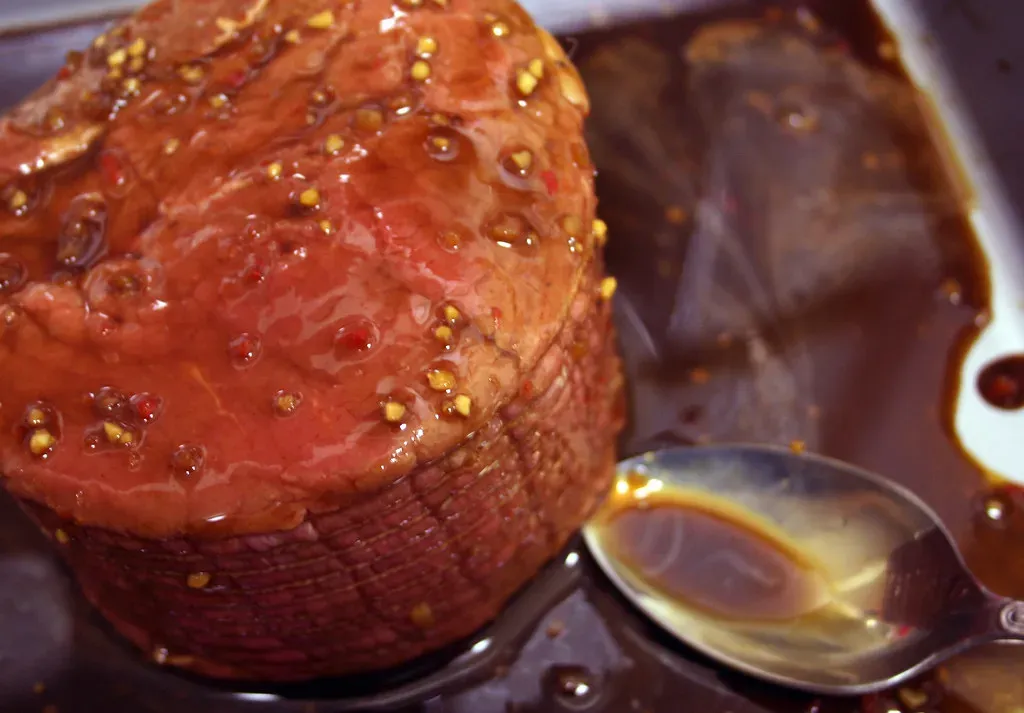 1. Steak Tartare: The Raw Risk That's Just Not Worth It (kittenfc, Flickr, CC BY 2.0)