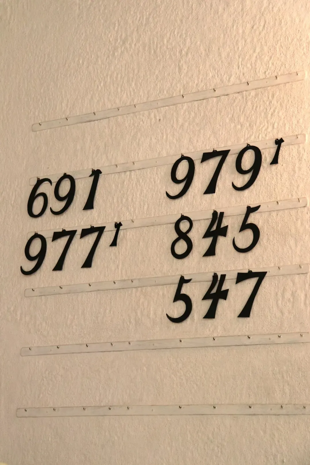 Serial Number Patterns That Collectors Crave (Image Credits: Unsplash)