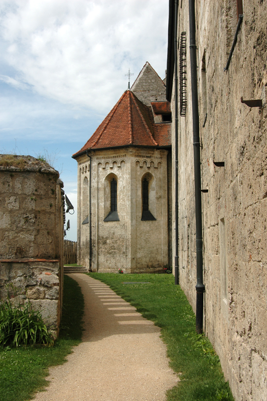 Burghausen Castle: Europe's Longest Medieval Fortress (image credits: wikimedia)