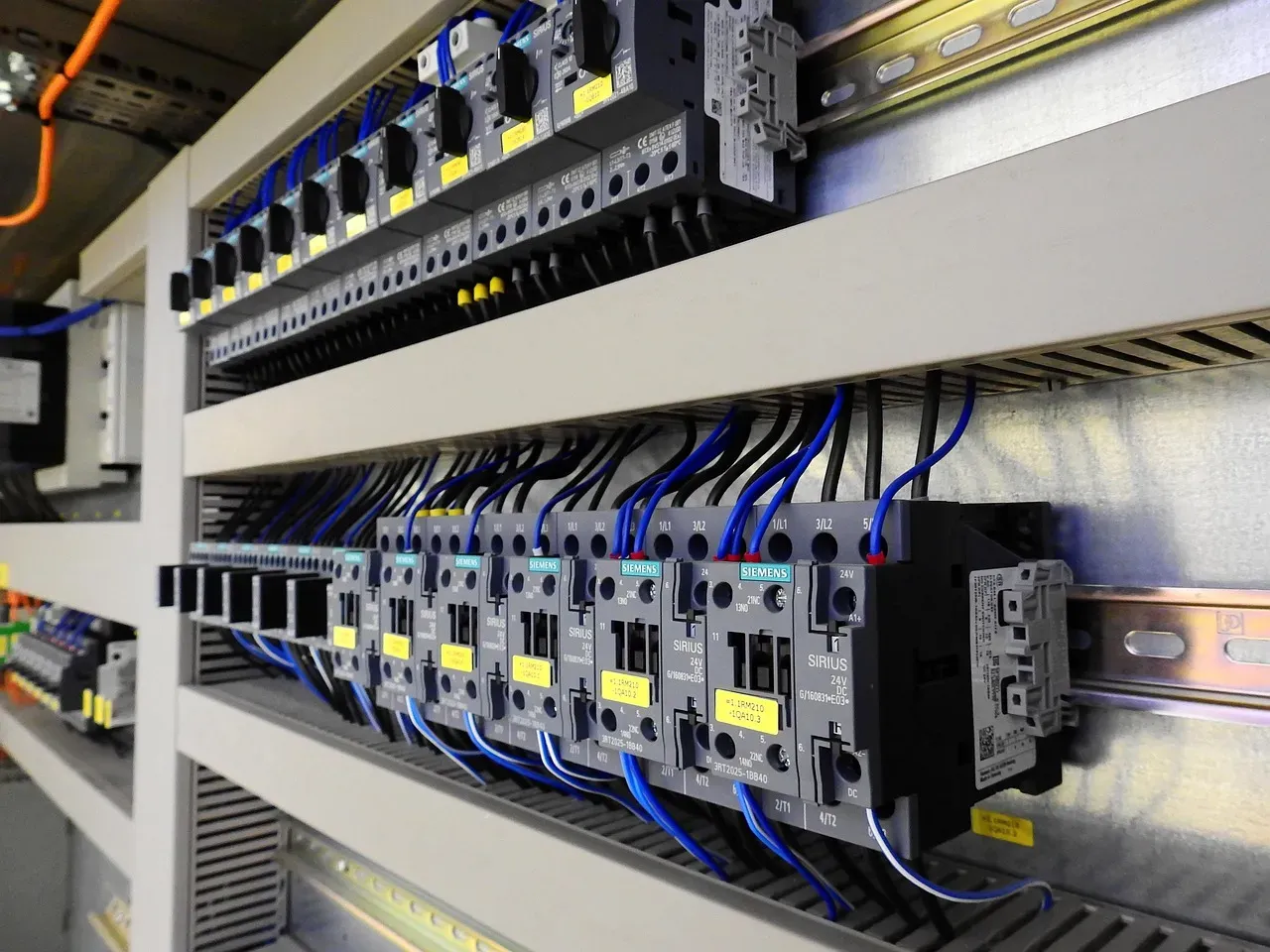 Upsizing Circuit Breakers to Stop Tripping (Image Credits: Pixabay)