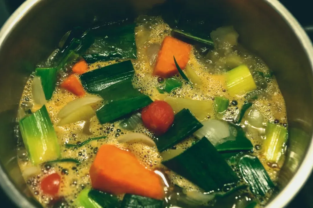 Turn Scraps Into Homemade Vegetable Broth (Image Credits: Unsplash)